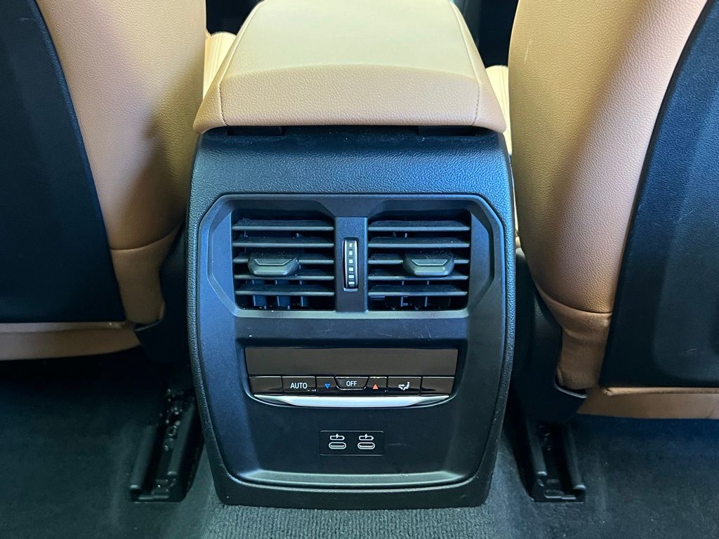 Thumbnail: 2025 BMW 3 Series - 9