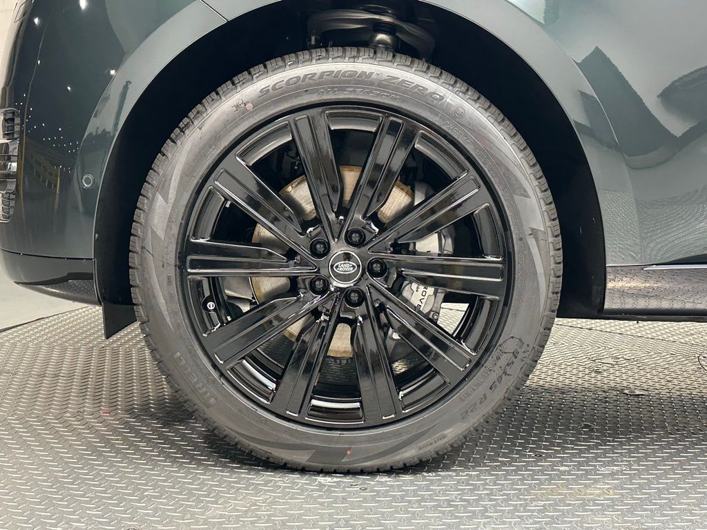 Thumbnail: 2025 Land Rover Range Rover - 5