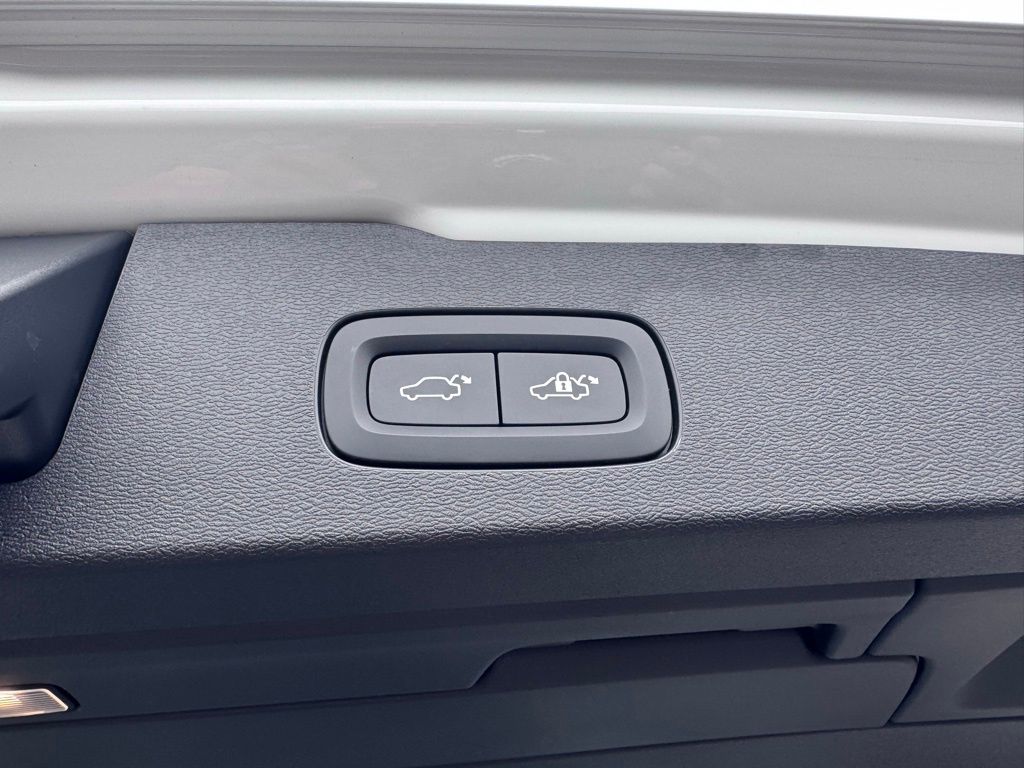 VolvoV60 Cross Country21
