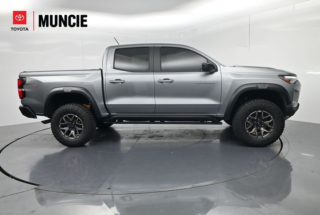 Sterling Gray Metallic 2024 Chevrolet Colorado Pickup Truck Four-Wheel Drive 8-Speed Automatic
