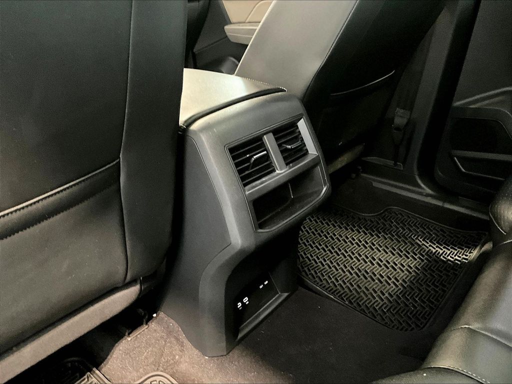 2022 Volkswagen Atlas Cross Sport — photo 20