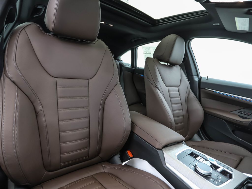 Thumbnail: 2026 BMW i4 - 32