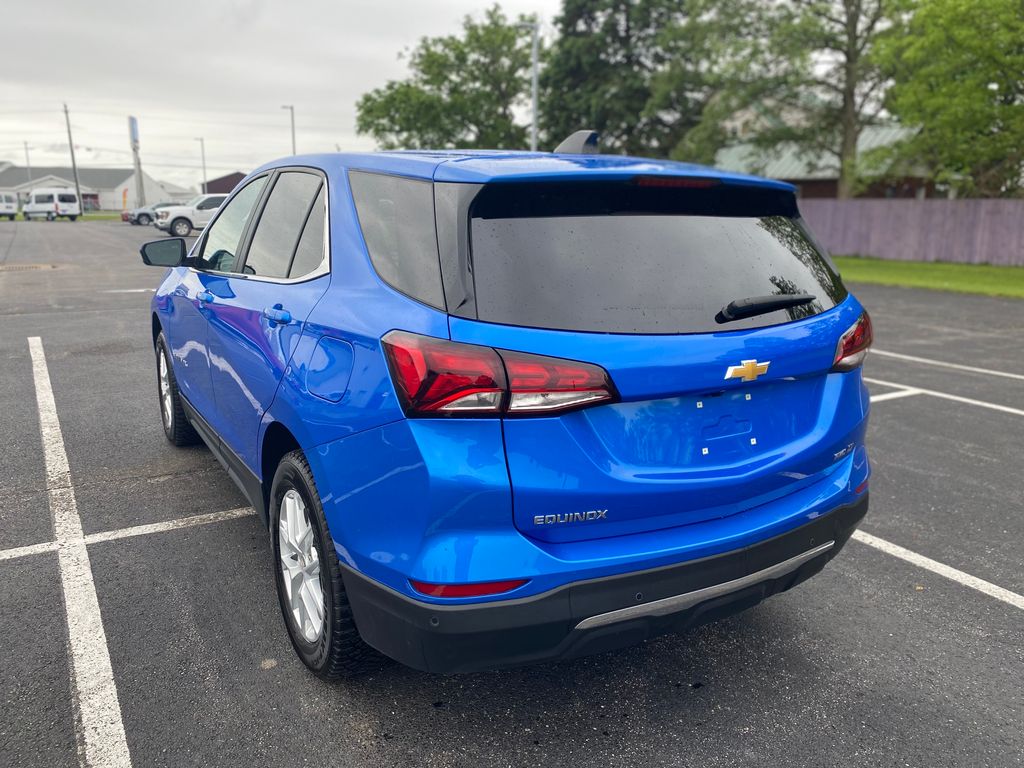View vehicle photo 5