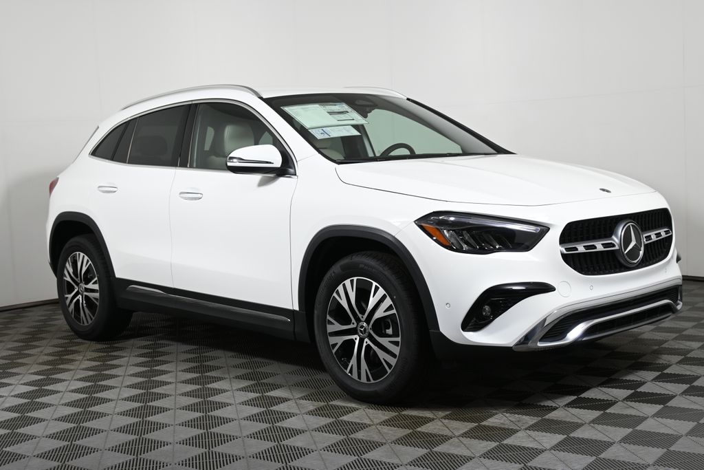 2025 Mercedes-Benz GLA 250 4MATIC 8