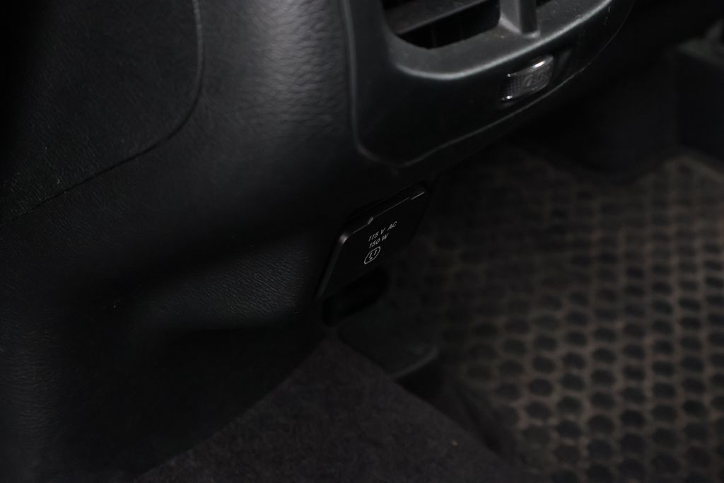 Thumbnail: 2015 Jeep Cherokee - 32