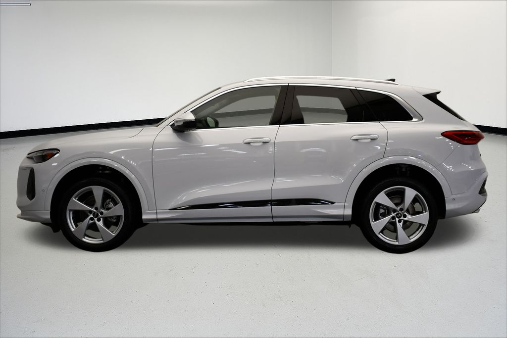 Thumbnail: 2025 Audi Q5 - 2