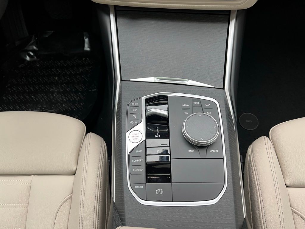 Thumbnail: 2026 BMW 3 Series - 11