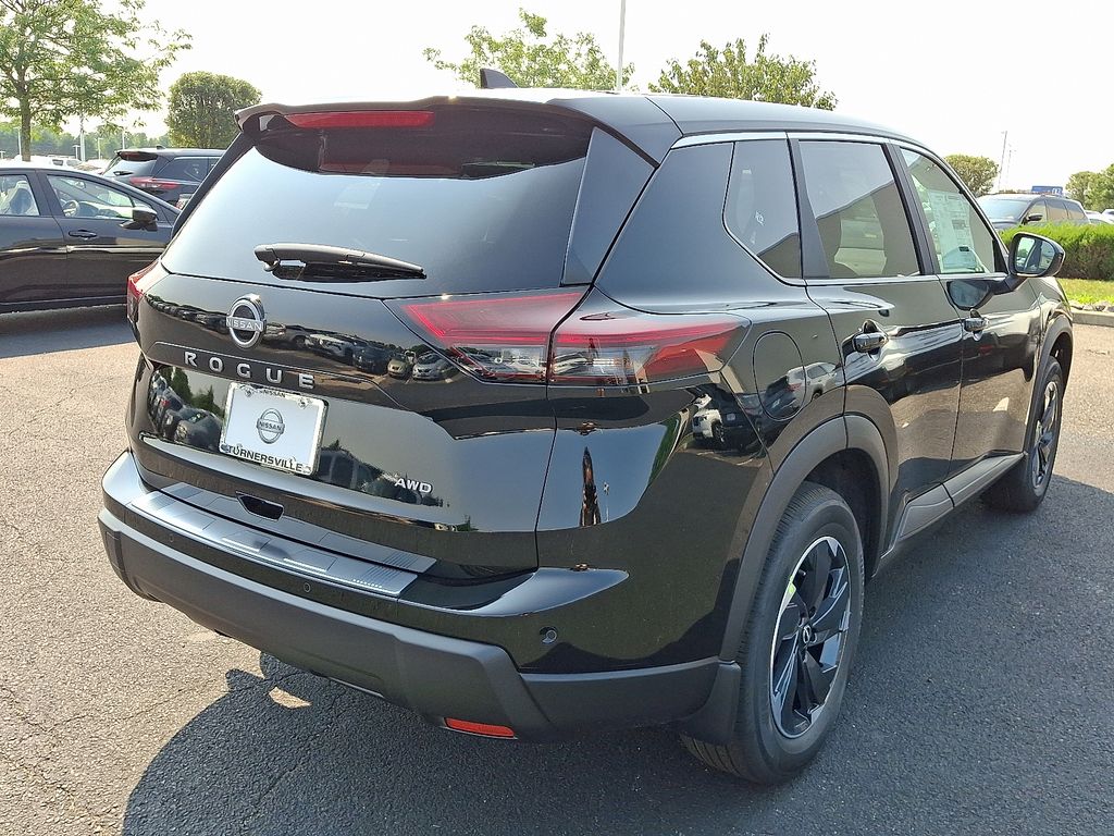 Thumbnail: 2026 Nissan Rogue - 4