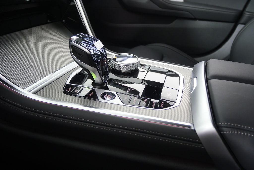 Thumbnail: 2026 BMW 8 Series - 28