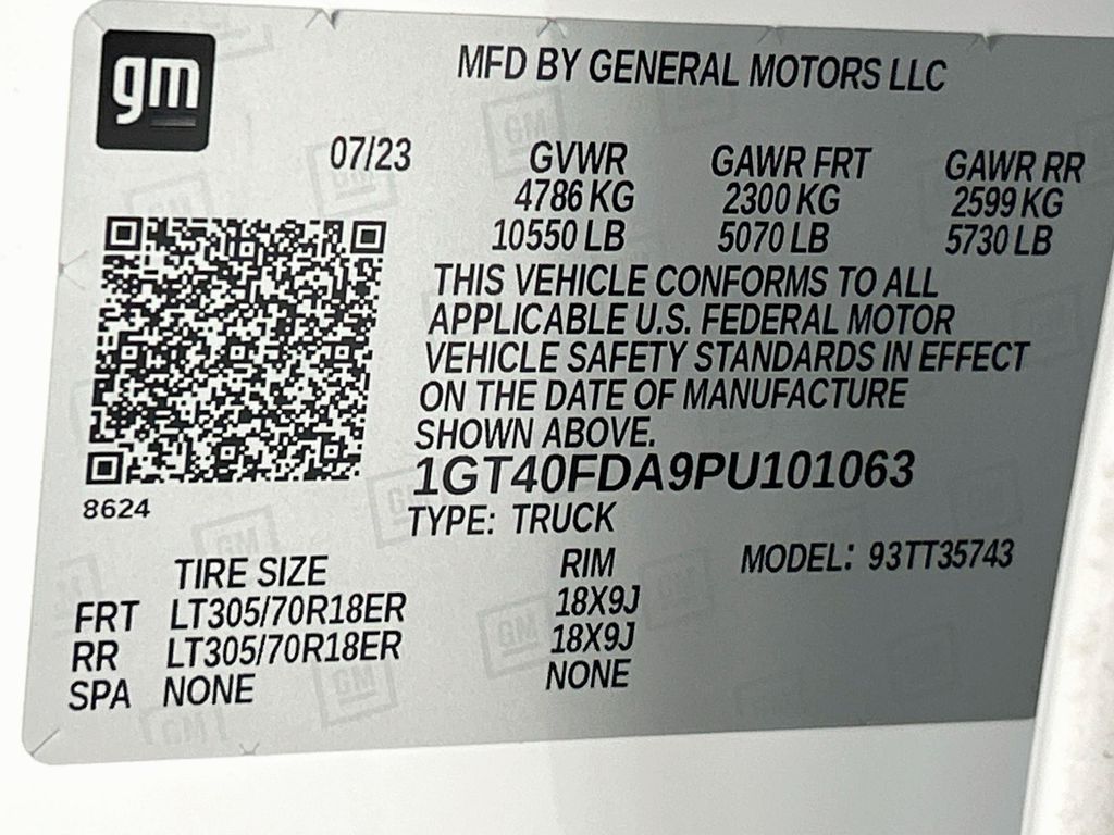 Used 2023 White GMC Edition 1 image 34
