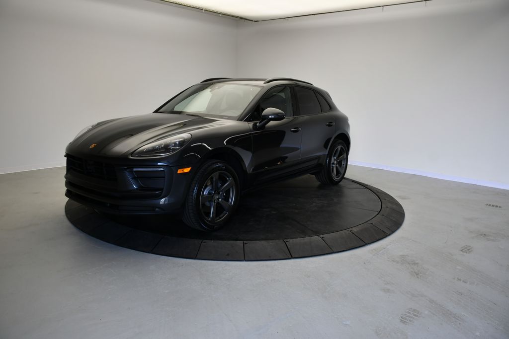 Thumbnail: 2026 Porsche Macan - 1