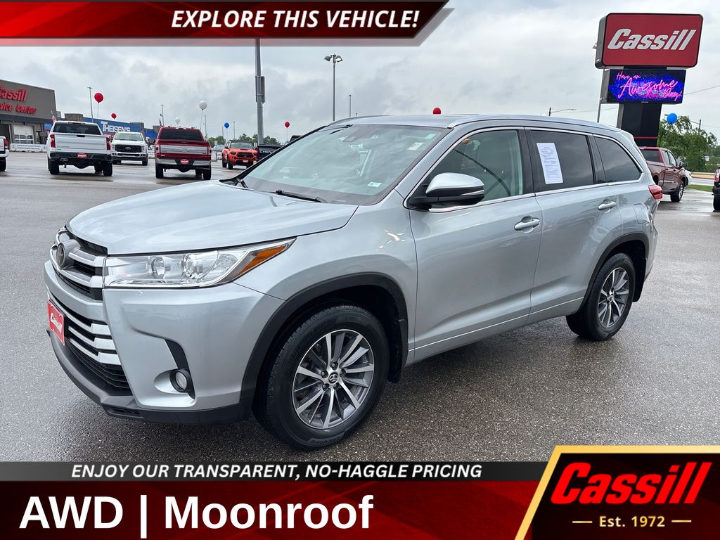 Celestial Silver Metallic 2018 Toyota Highlander XLE AWD SUV / Crossover All-Wheel Drive 8-Speed Automatic