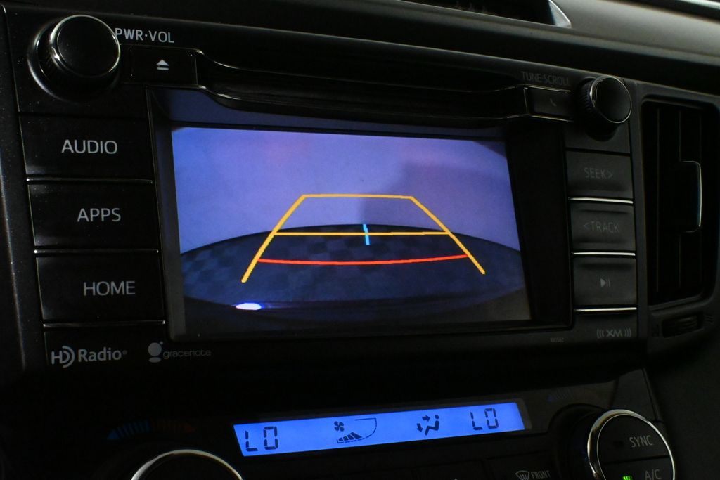 2018 Toyota RAV4 XLE 27