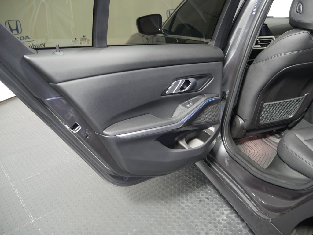 Thumbnail: 2021 BMW 3 Series - 12