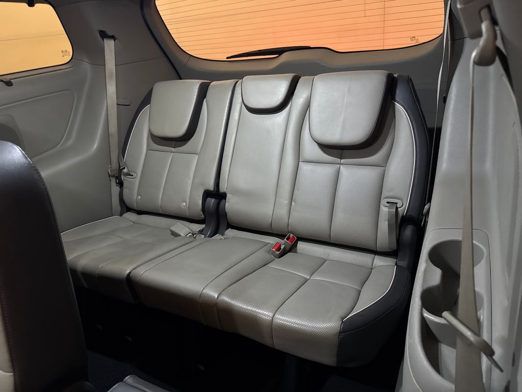 Used 2017 Silver Kia EX image 31