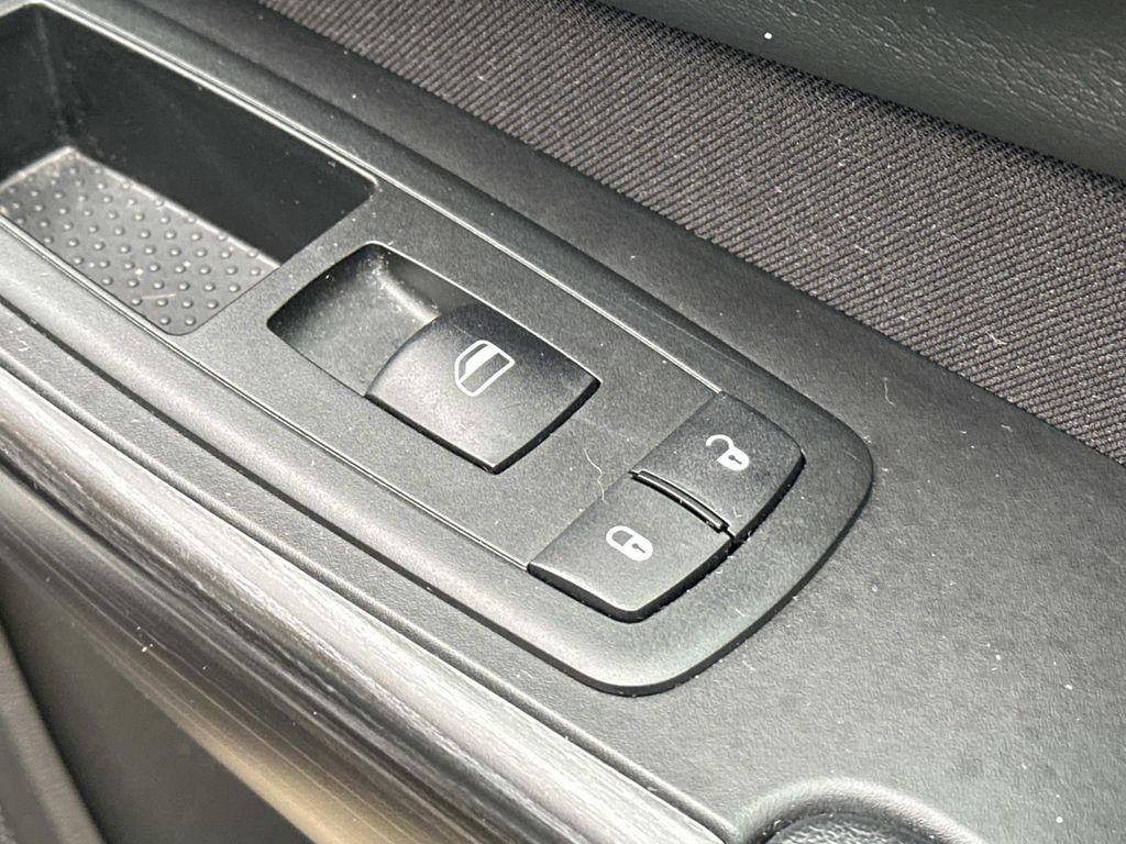 Thumbnail: 2014 Jeep Cherokee - 19