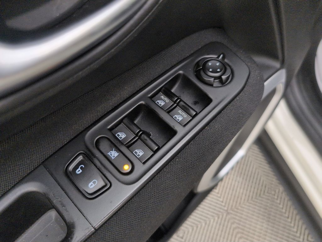 Certified Used 2021 White Jeep Latitude image 32