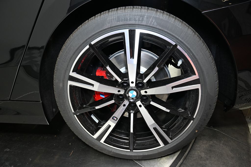 Thumbnail: 2026 BMW 5 Series - 12