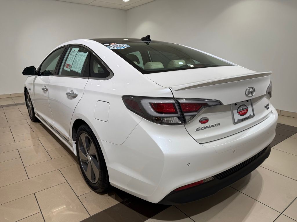 Thumbnail: 2017 Hyundai Sonata - 3