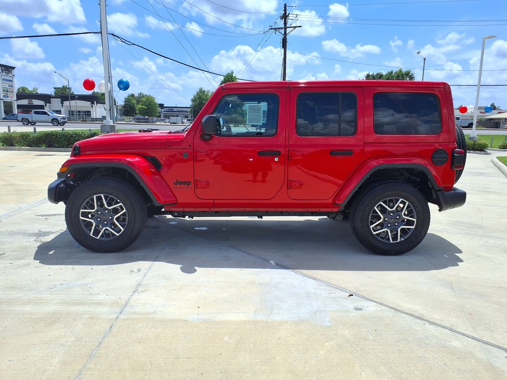 Used 2025 Red Jeep Sahara image 4