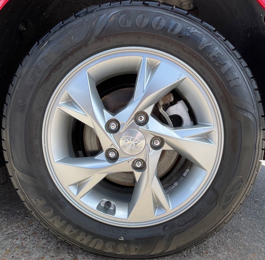 2022 Hyundai Elantra SE Red at DeMontrond Auto Country
