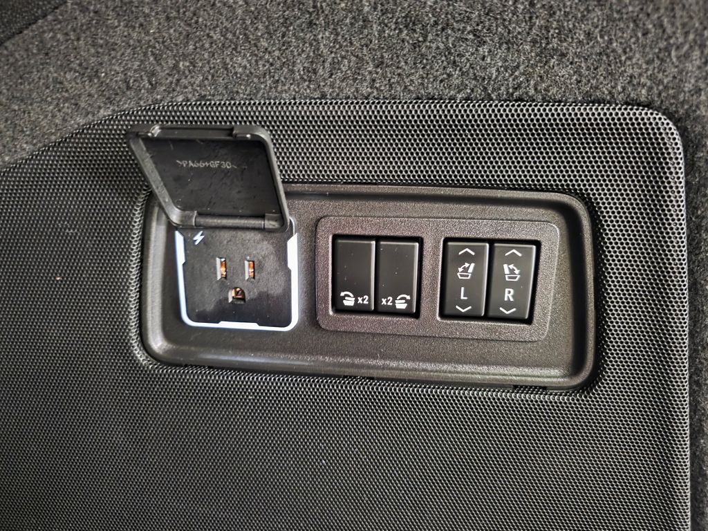 2023 Cadillac Escalade ESV Sport Platinum