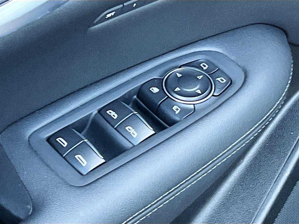 Used 2025 Black Cadillac Premium Luxury image 18