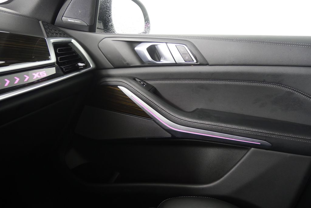 Thumbnail: 2024 BMW X5 - 29