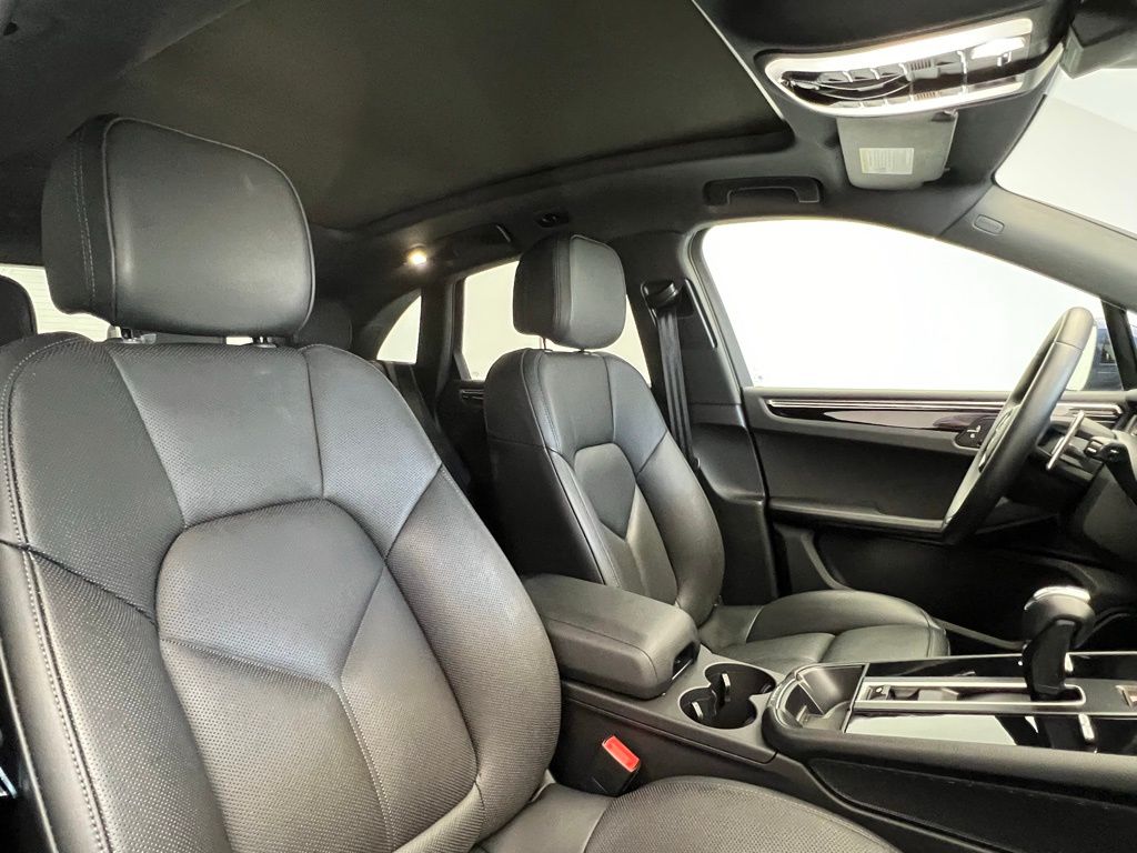 2024 Porsche Macan  18
