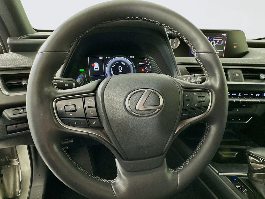 Thumbnail: 2021 Lexus UX - 11