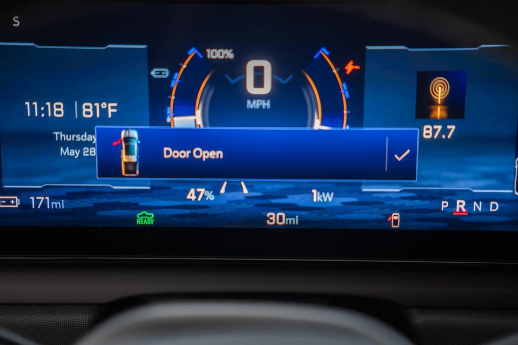 ChevroletSilverado EV44