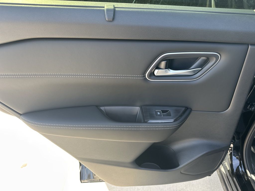2025 Super Black Nissan Rogue Platinum FWD SUV