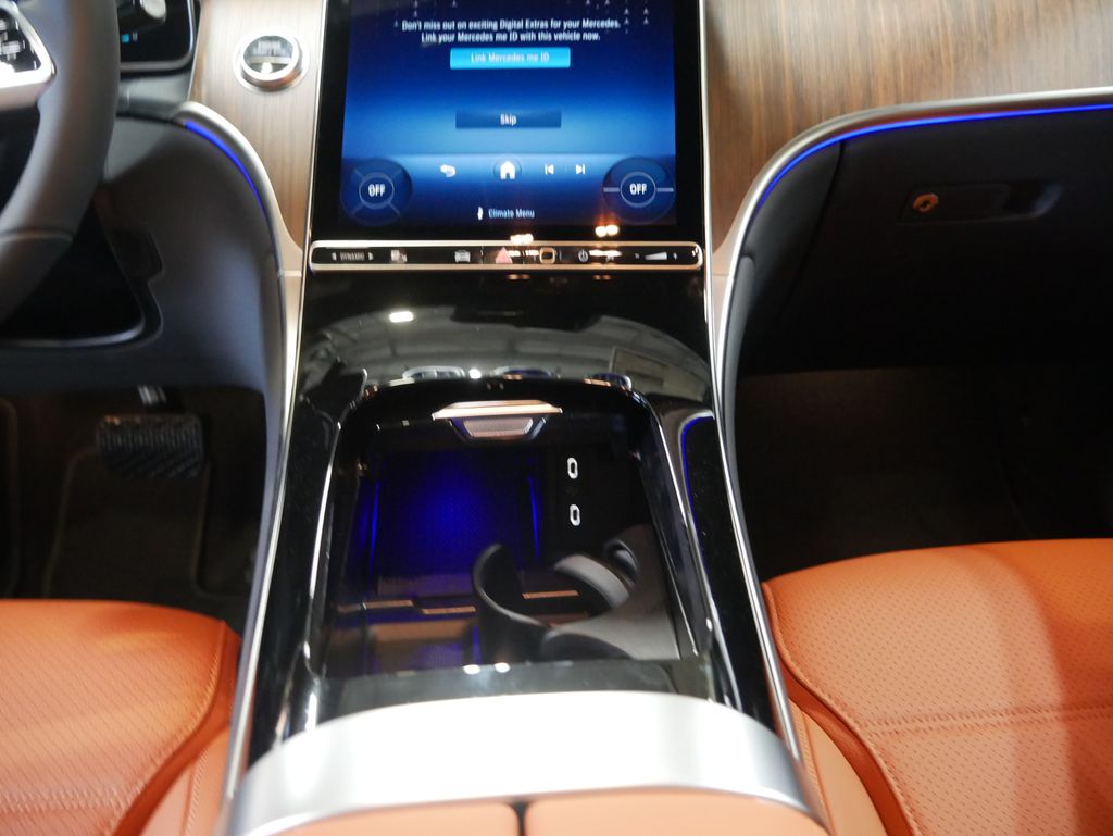 Thumbnail: 2026 Mercedes-Benz GLC - 27
