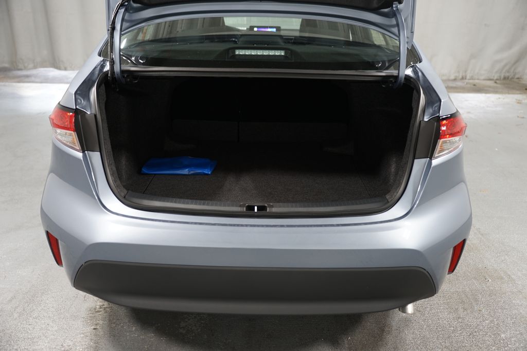 2025 Toyota Corolla LE 31