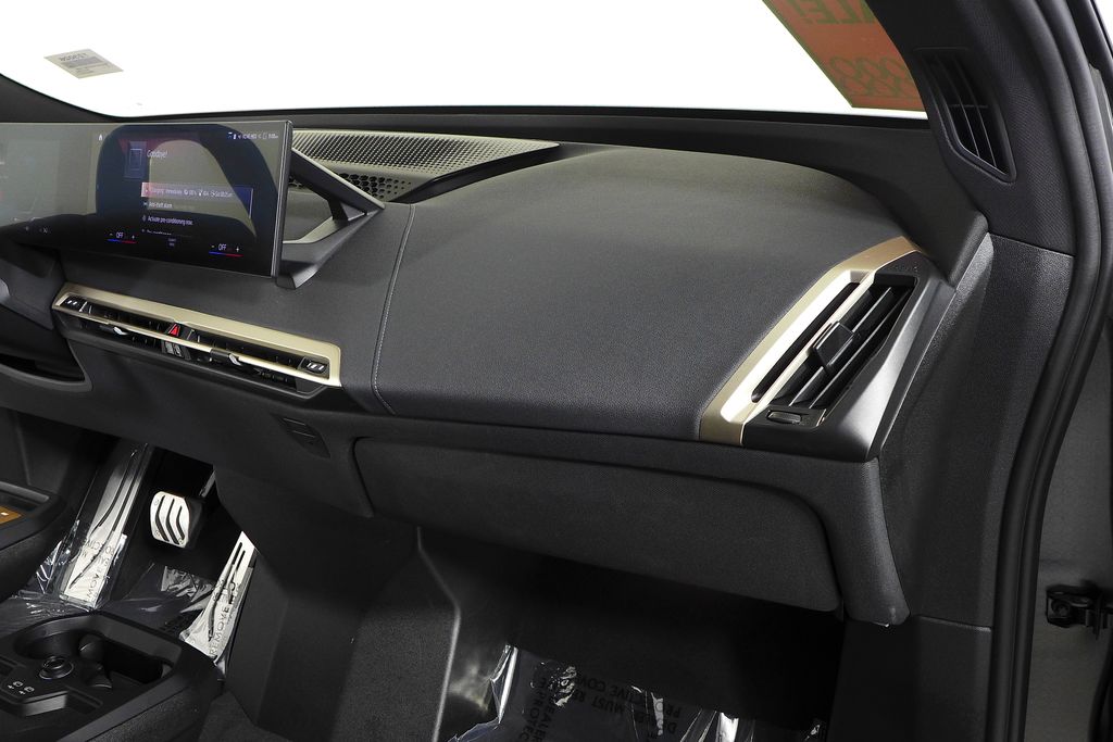 Thumbnail: 2023 BMW iX - 13