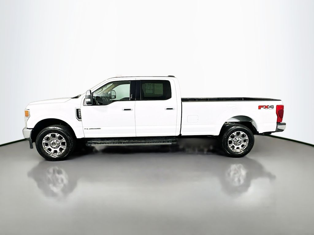 Used 2022 White Ford Lariat image 4
