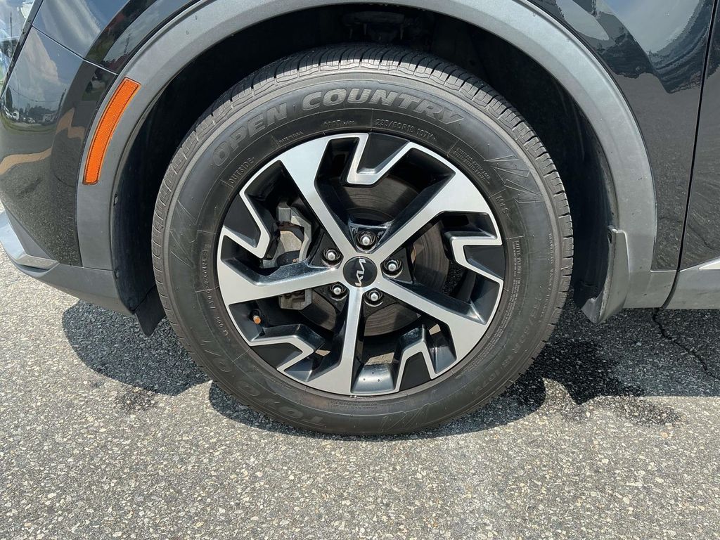 Used 2023 Black Kia EX image 16