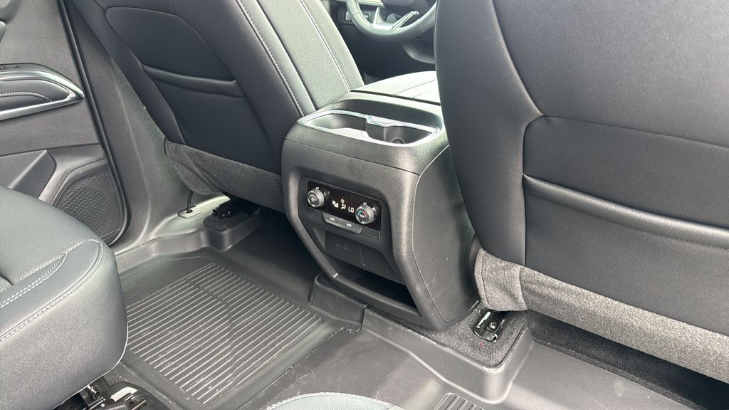 New 2026 Chevrolet Traverse LT 4D Sport Utility