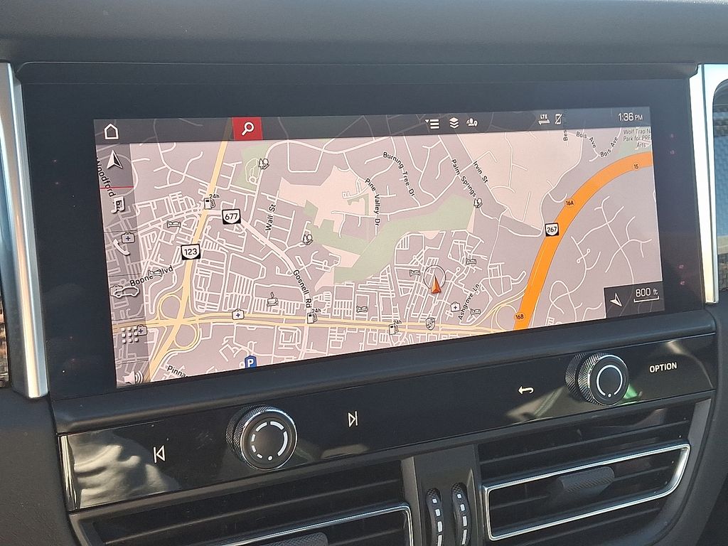 Thumbnail: 2022 Porsche Macan - 21