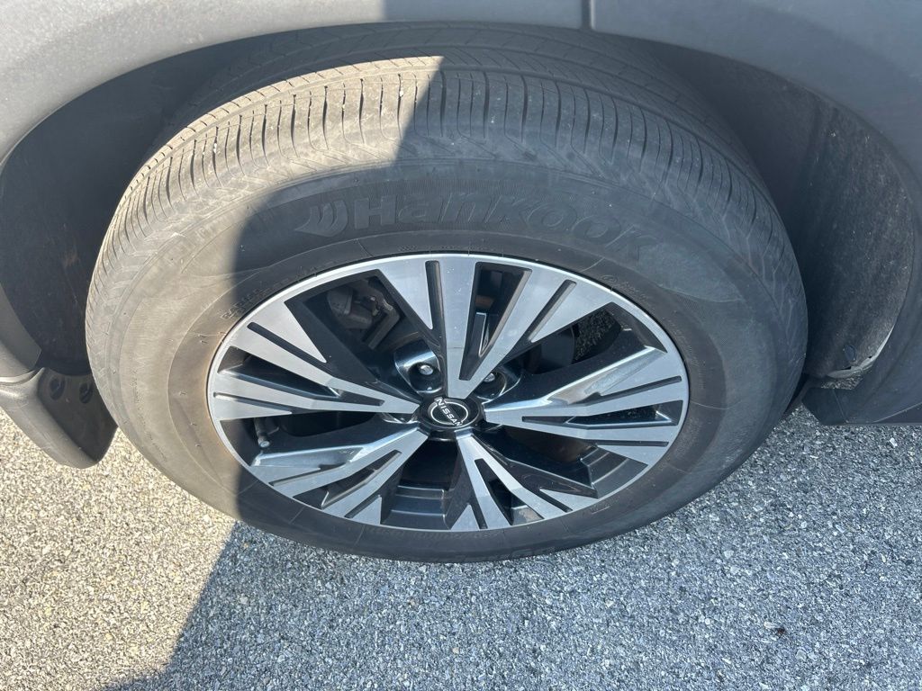 2022 Nissan Rogue — photo 10