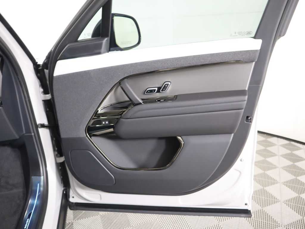 Thumbnail: 2025 Land Rover Range Rover Sport - 26
