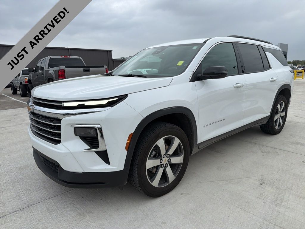 Summit White 2025 Chevrolet Traverse LT FWD SUV / Crossover Front-Wheel Drive 8-Speed Automatic