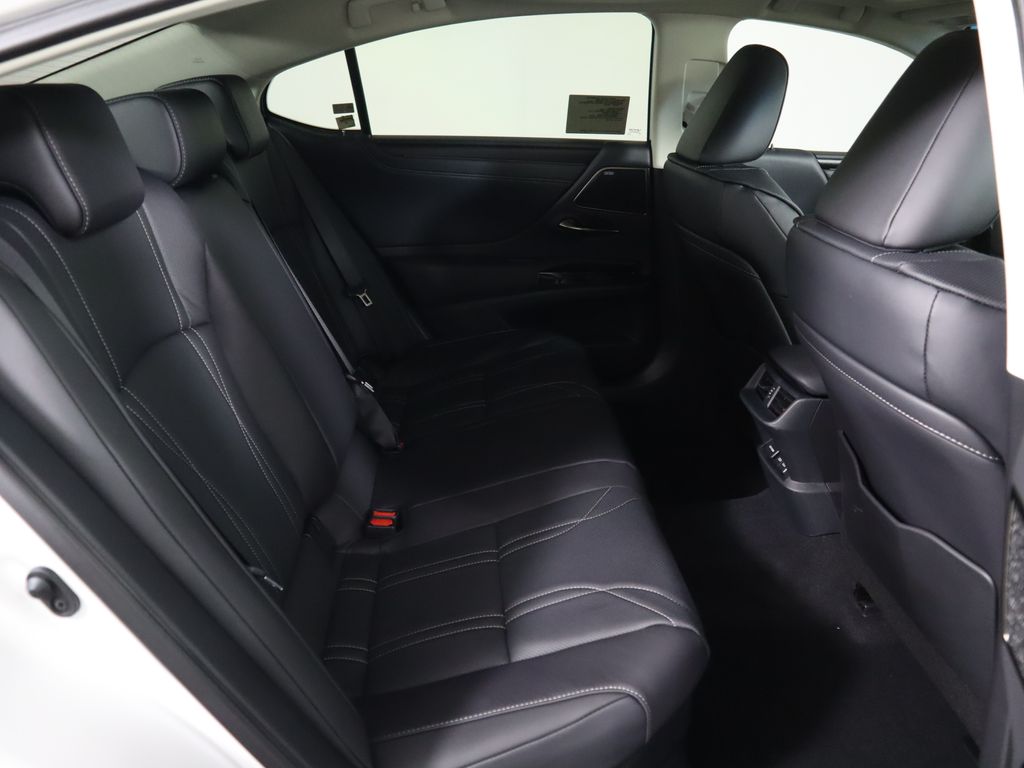 Used 2025 White Lexus 300h Luxury image 23