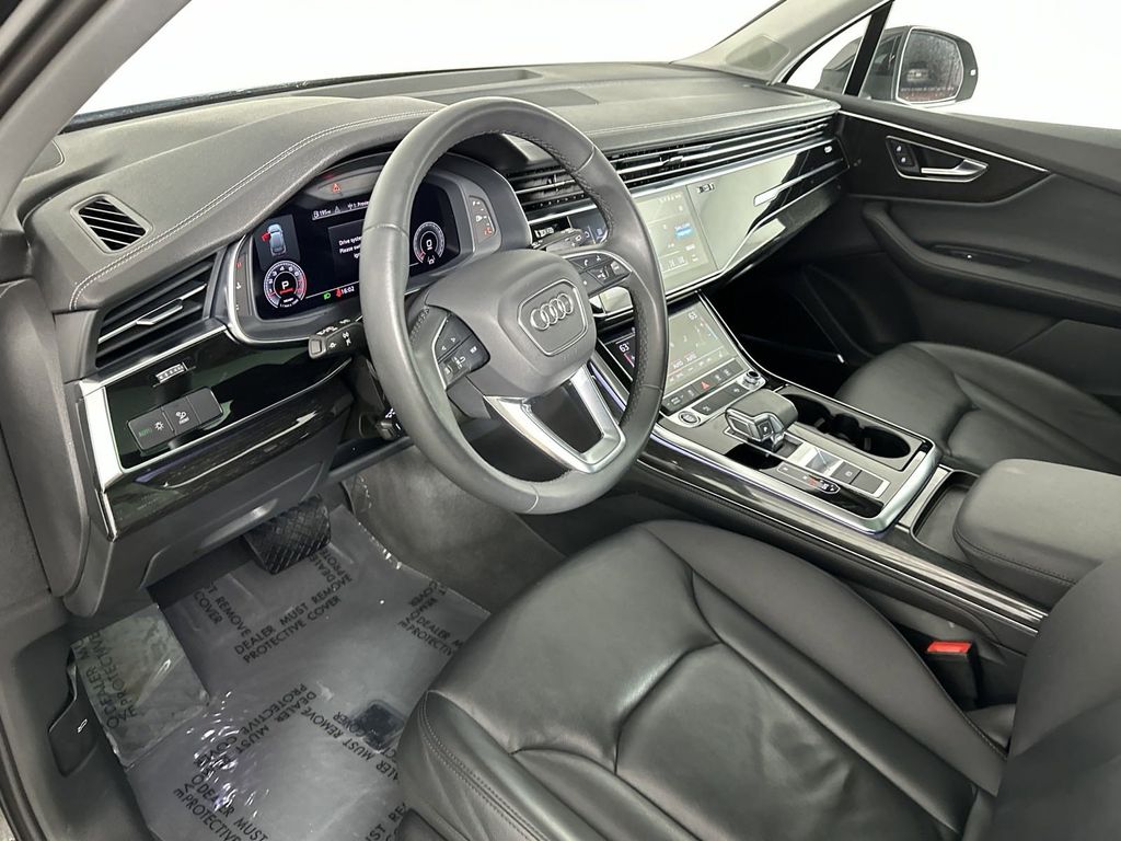 2023 Audi Q7 55 Premium Plus 8