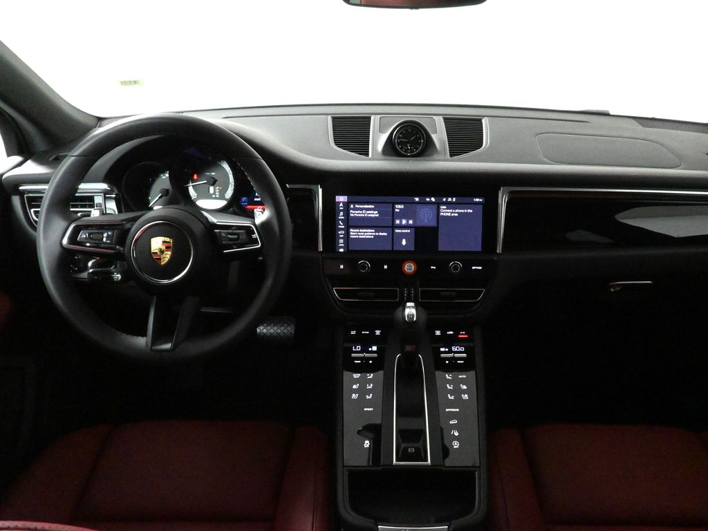 Thumbnail: 2026 Porsche Macan - 17