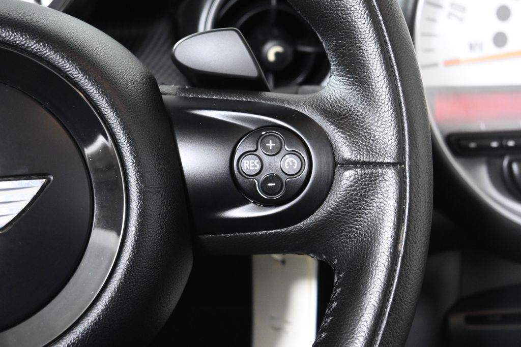 2014 MINI Cooper Base 22