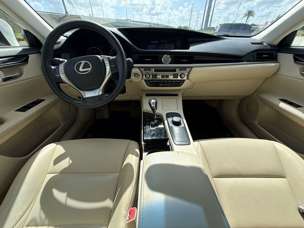 Thumbnail: 2015 Lexus ES - 19