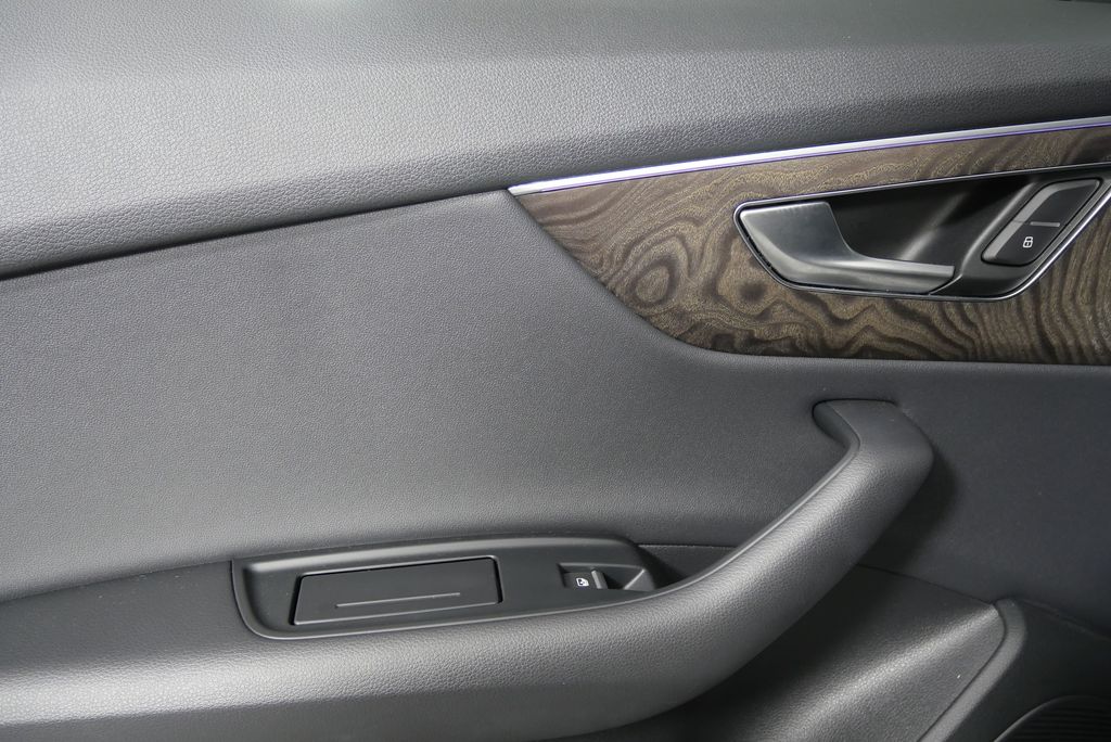 2019 Audi Q8 Premium Plus 13
