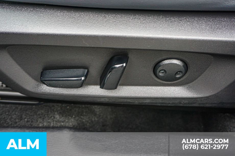 Used 2025 Silver Mitsubishi SE image 52