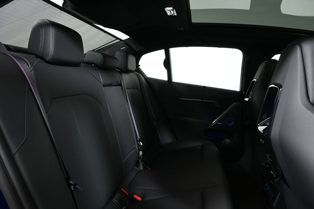 Thumbnail: 2026 BMW M5 - 31
